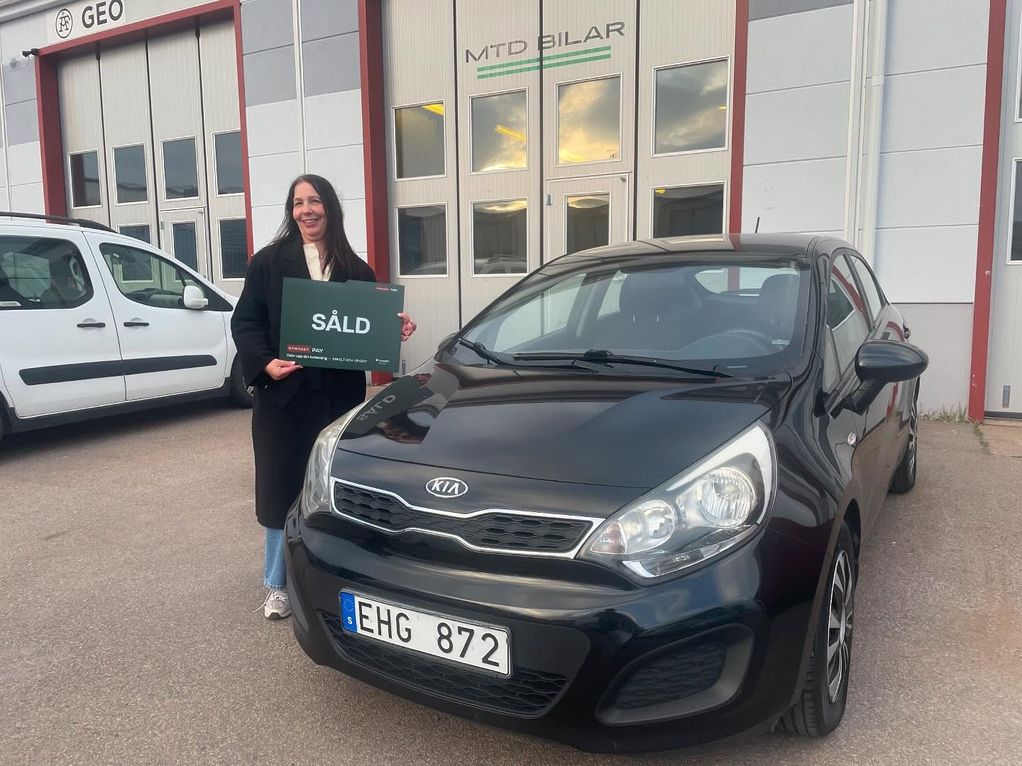 Kundleverans av Kia Rio hos MTD Bilar.